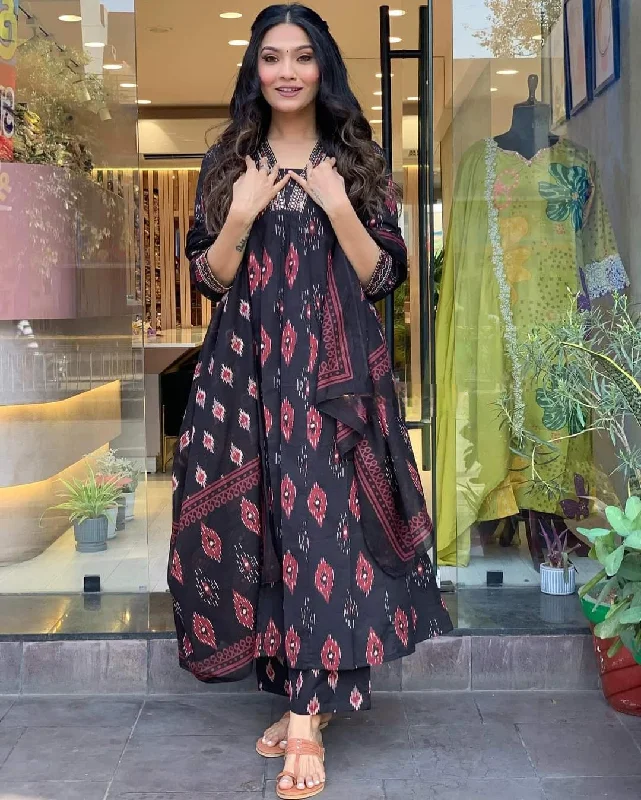 NOZ2TOZ Women Party Wear Embroidery Worked Kurta With Pant And Dupatta Set - Black Cozy Lounge Pants NOZ2TOZ Women Party Wear Embroidery Worked Kurta With Pant And Dupatta Set - Black Cozy Lounge Pants