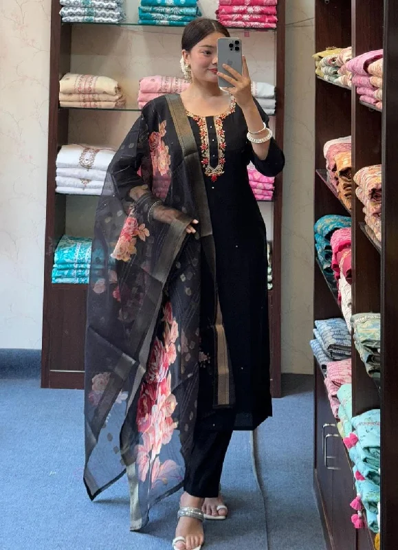 NOZ2TOZ Women Party Wear Embroidery Worked Kurta With Pant And Dupatta Set - Black Modern Stretch Trousers NOZ2TOZ Women Party Wear Embroidery Worked Kurta With Pant And Dupatta Set - Black Modern Stretch Trousers