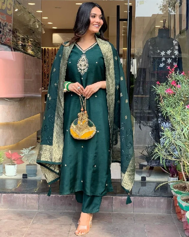 NOZ2TOZ Women Party Wear Embroidery Worked Kurta With Pant And Dupatta Set - Dark Green Relaxed Fit Trousers NOZ2TOZ Women Party Wear Embroidery Worked Kurta With Pant And Dupatta Set - Dark Green Relaxed Fit Trousers