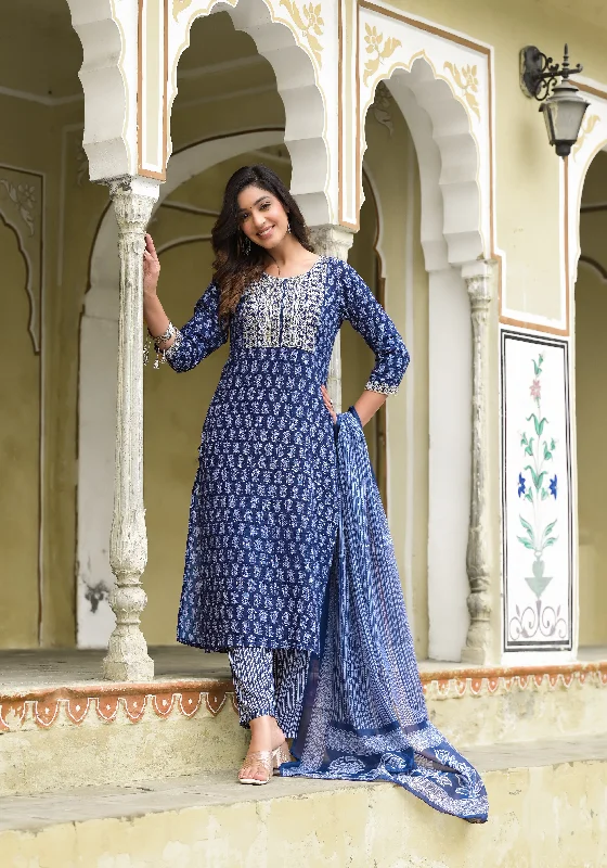 NOZ2TOZ Women Blue Printed Viscose Rayon Kurta, Pant And Dupatta Set Modern Skinny Pants NOZ2TOZ Women Blue Printed Viscose Rayon Kurta, Pant And Dupatta Set Modern Skinny Pants