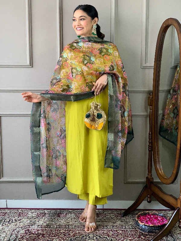 NOZ2TOZ Women Party Wear Embroidery Worked Kurta With Pant And Dupatta Set - Parrot Green Relaxed Linen Pants NOZ2TOZ Women Party Wear Embroidery Worked Kurta With Pant And Dupatta Set - Parrot Green Relaxed Linen Pants