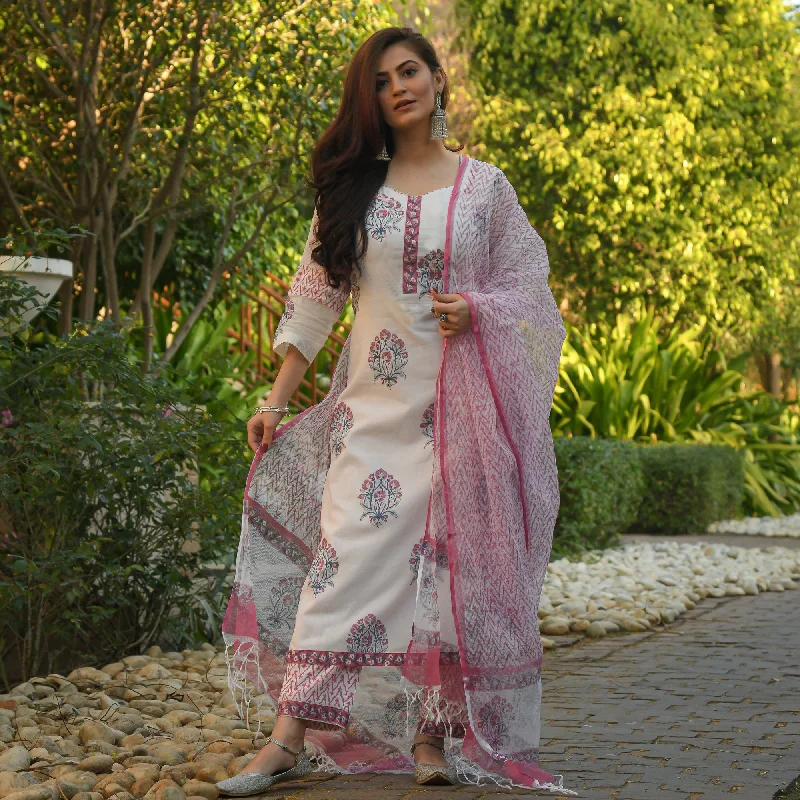 NOZ2TOZ Women White Printed Pure Cotton Kurta And Pant Set Comfortable Denim Trousers NOZ2TOZ Women White Printed Pure Cotton Kurta And Pant Set Comfortable Denim Trousers