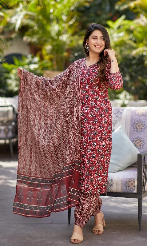 NOZ2TOZ Women Maroon, Black, White Floral Print, Printed Viscose Rayon Kurta, Pant And Dupatta Set Stylish Paperbag Waist Pants NOZ2TOZ Women Maroon, Black, White Floral Print, Printed Viscose Rayon Kurta, Pant And Dupatta Set Stylish Paperbag Waist Pants