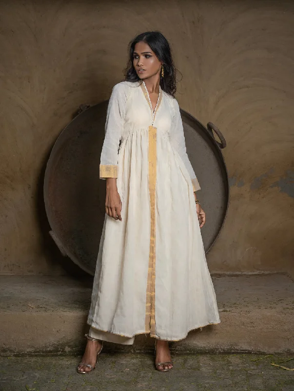 Classic Elegance. The Kerala Kasavu Cotton & Zari Long Ethnic Kurta / Dress - White & Gold. empire Waist empire Classic Elegance. The Kerala Kasavu Cotton & Zari Long Ethnic Kurta / Dress - White & Gold. empire Waist empire