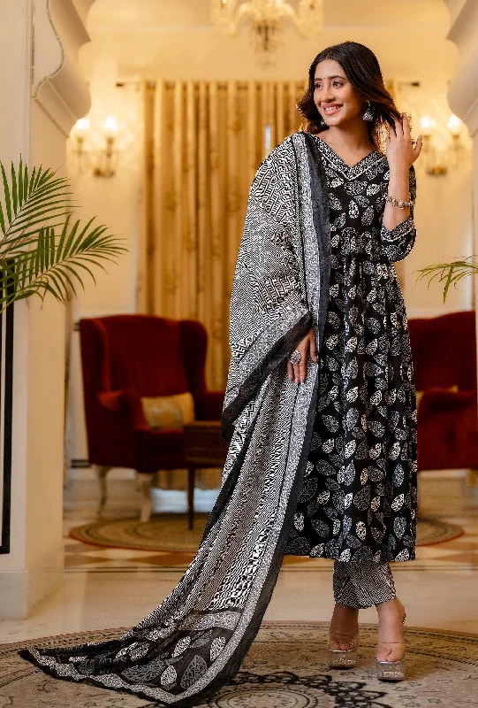 NOZ2TOZ Women Black And White Printed Viscose Rayon Kurta, Pant And Dupatta Set Trendy Tapered Pants NOZ2TOZ Women Black And White Printed Viscose Rayon Kurta, Pant And Dupatta Set Trendy Tapered Pants
