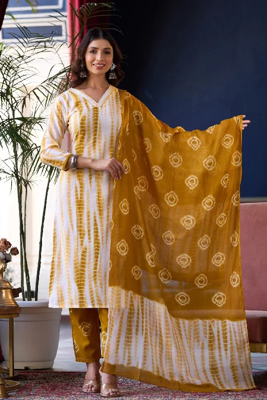 NOZ2TOZ Women Yellow Printed Viscose Rayon Kurta, Pant And Dupatta Set Classic Chino Pants NOZ2TOZ Women Yellow Printed Viscose Rayon Kurta, Pant And Dupatta Set Classic Chino Pants