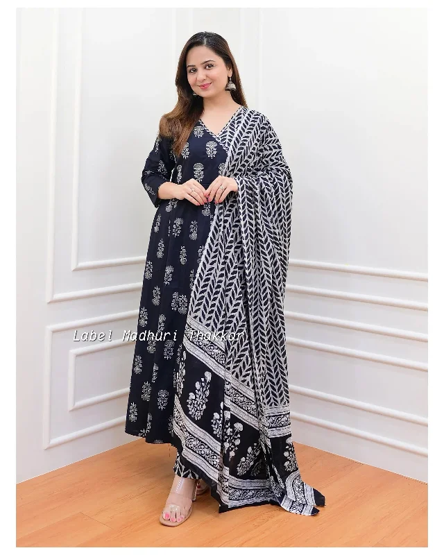 NOZ2TOZ Women Black And White Printed Viscose Rayon Kurta, Pant And Dupatta Set Stylish Casual Pants NOZ2TOZ Women Black And White Printed Viscose Rayon Kurta, Pant And Dupatta Set Stylish Casual Pants
