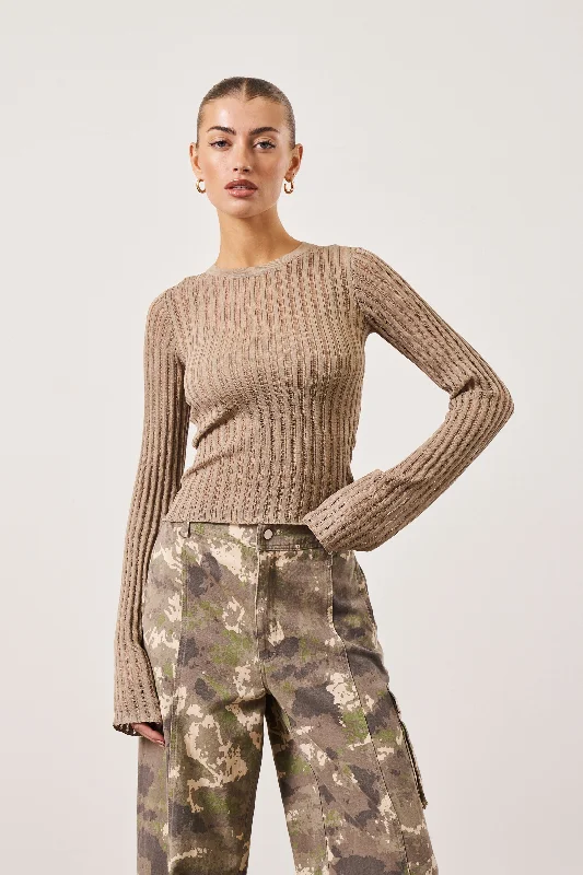 LOOSE KNIT LONG SLEEVE TOP - BEIGE