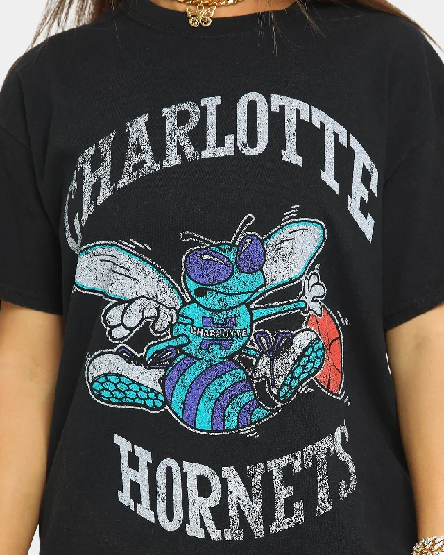 Mitchell & Ness Men's Charlotte Hornets Oversized Logo Short Sleeve Vintage T-Shirt Black