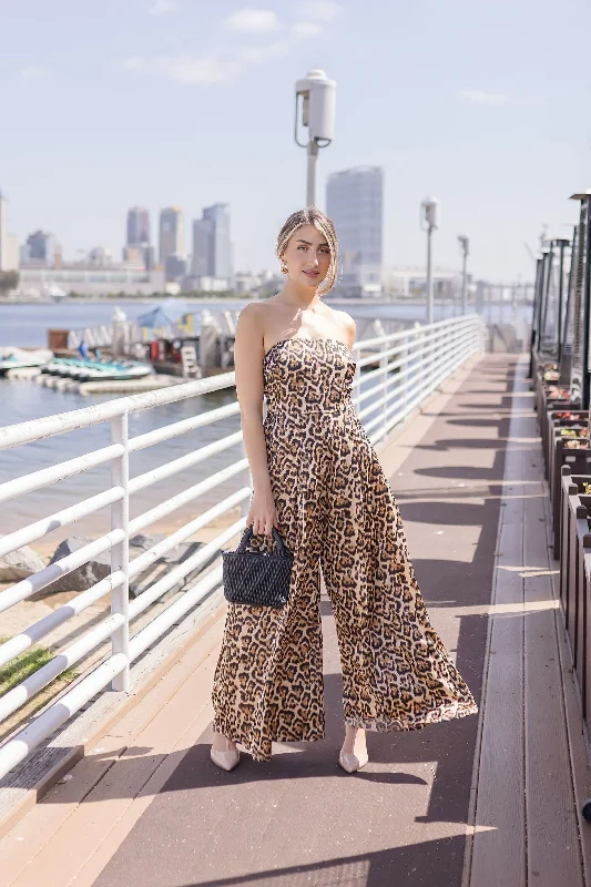 Francis Sleeveless Leopard Print Wide Leg Jumpsuit Brown Halter neck jumpsuit, Sexy, Elegant, Stylish Francis Sleeveless Leopard Print Wide Leg Jumpsuit Brown Halter neck jumpsuit, Sexy, Elegant, Stylish
