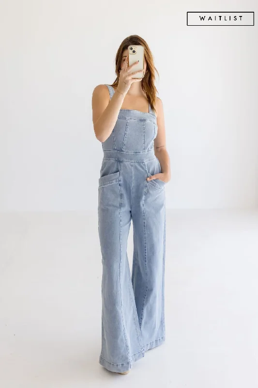 Waitlist 1/5 ♥ Joey Sleeveless Wide Leg Denim Jumpsuit Light Wash Deep V jumpsuit, Sexy, Trendy, Night out Waitlist 1/5 ♥ Joey Sleeveless Wide Leg Denim Jumpsuit Light Wash Deep V jumpsuit, Sexy, Trendy, Night out